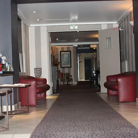 Kyriad&spa Centre 3* Reims