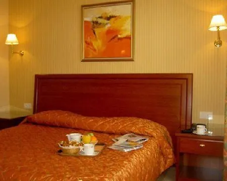 Kyriad&spa Centre Reims